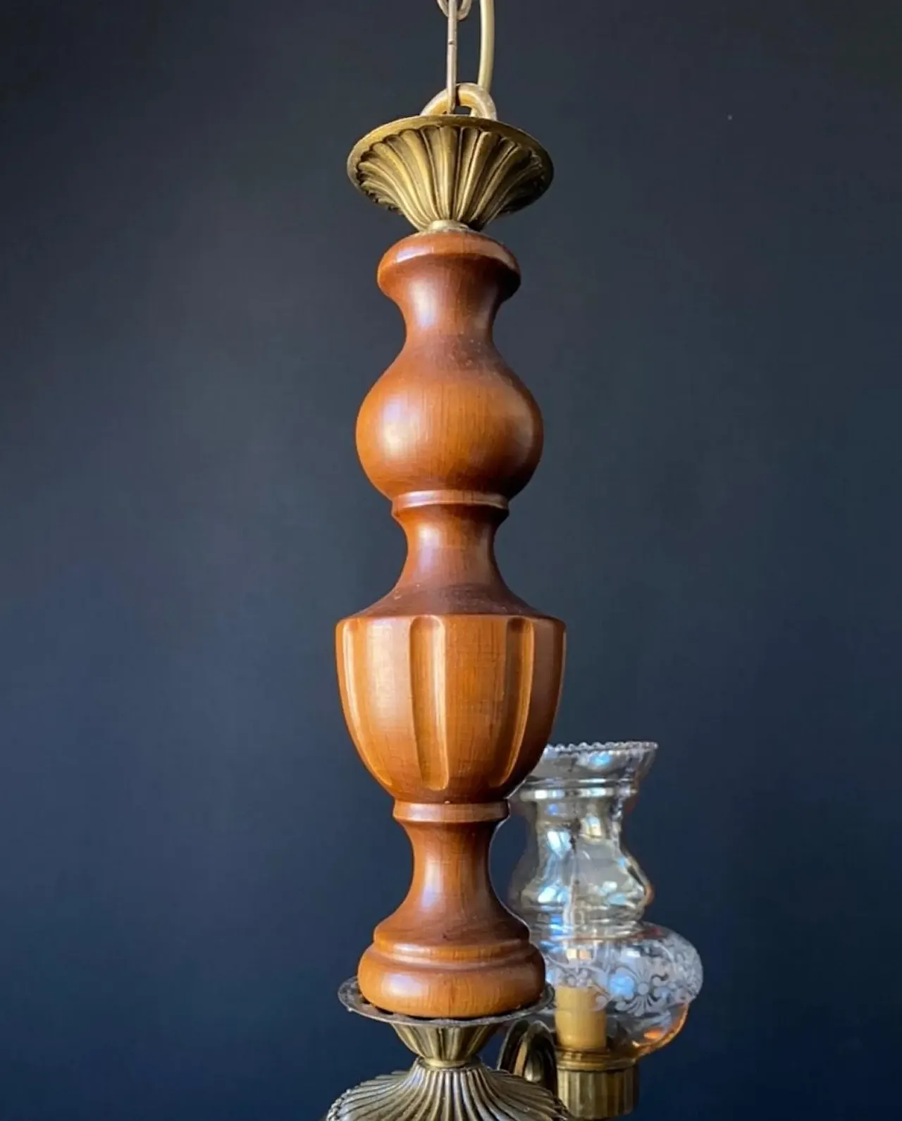 Chandelier in brass, wood and glass, 1960s 8