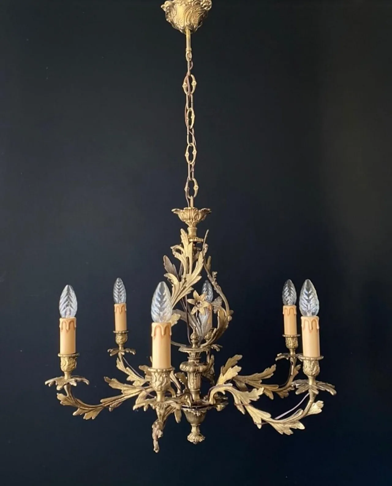 Chandelier in bronze and brass with floreal decorations, 1930s 1