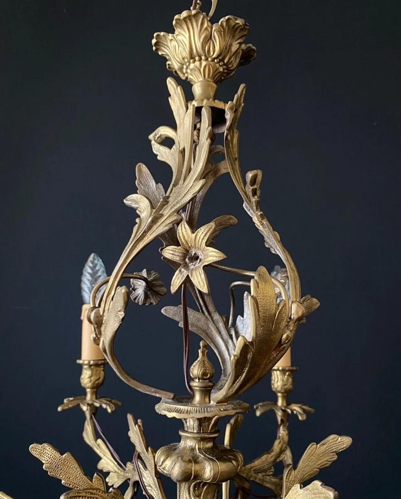 Chandelier in bronze and brass with floreal decorations, 1930s 5
