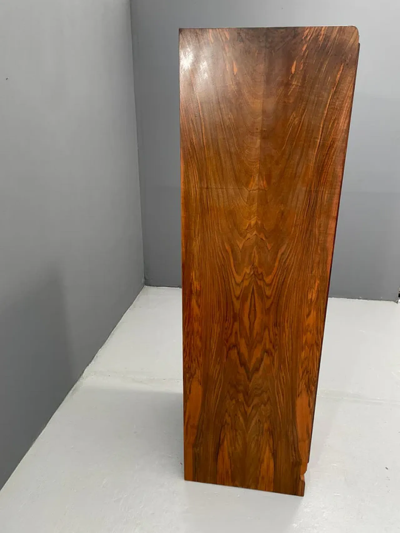 Mobile Art Déco con ripiani, impiallacciato in noce, anni '30 5