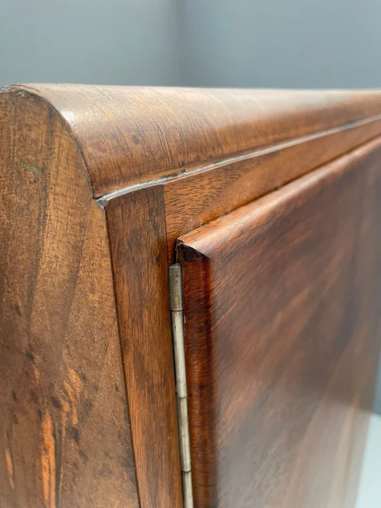 Mobile Art Déco con ripiani, impiallacciato in noce, anni '30 6