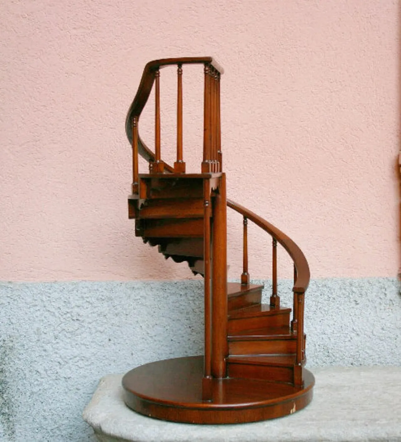 MODELLO DI Scala a Chiociola in legno - oggetti d'arte 1