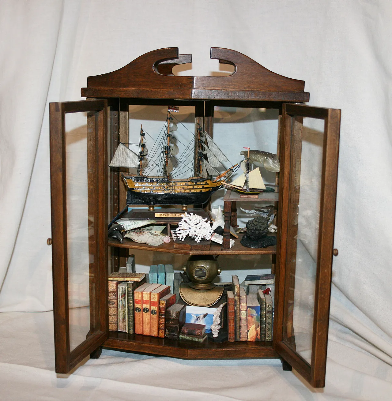 Armadio in egno realizzato a mano tema mare, 2000 2