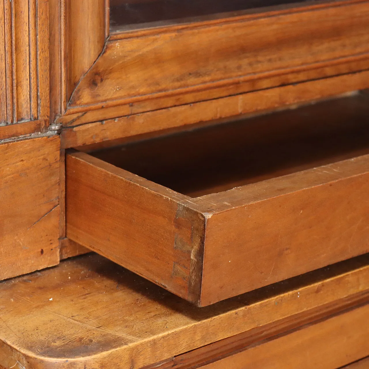 Louis Philippe bookcase buffet in walnut Italy, 20th century 5