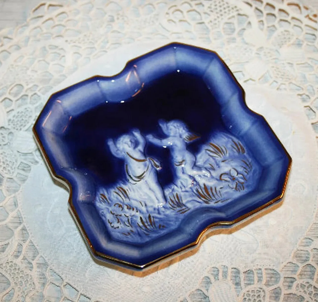 Piatto in ceramica con putti -svuotatasche, anni '70 2