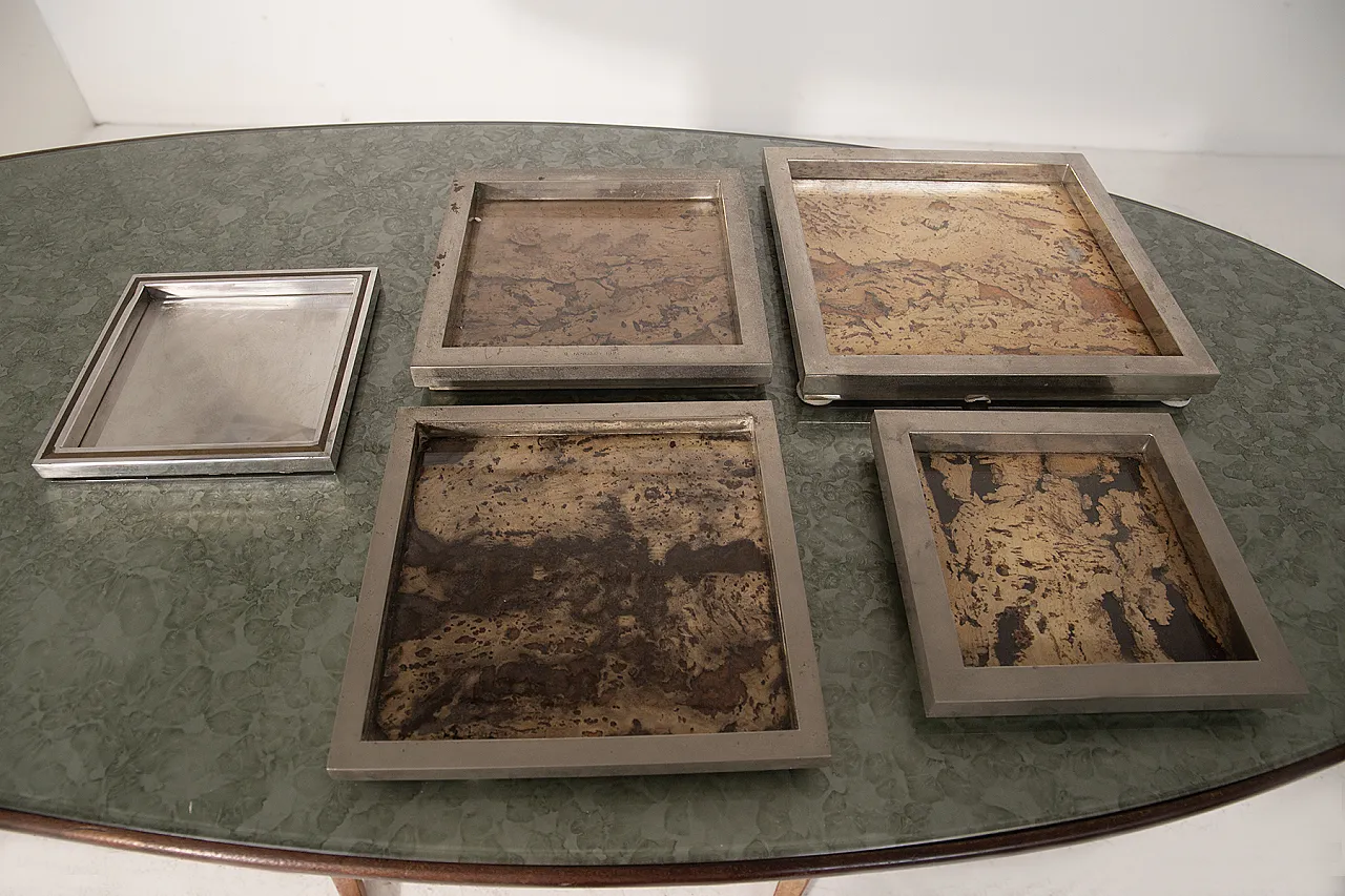 Set Romeo Rega di 5 vassoi con firme e date incise in metallo e sugher 2