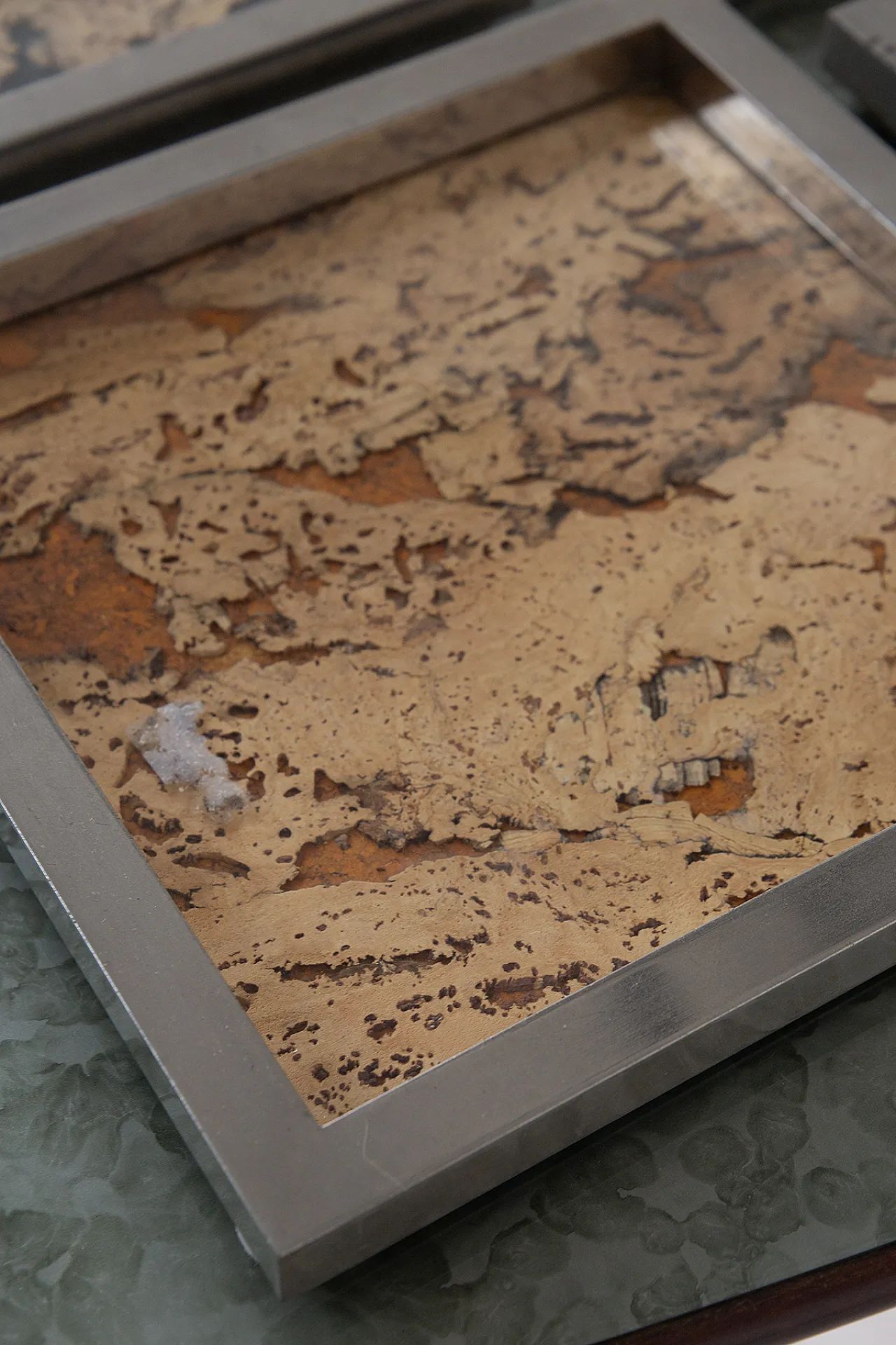 Set Romeo Rega di 5 vassoi con firme e date incise in metallo e sugher 7