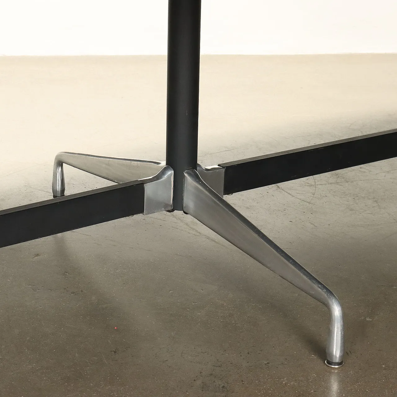 Oval ICF table by Charles and Ray Eames, 1970s 6