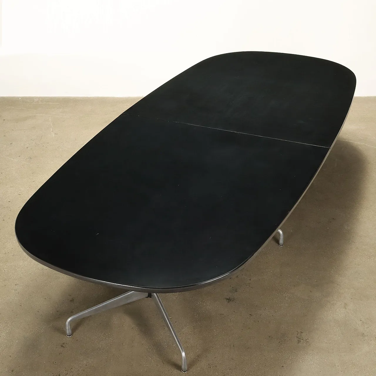 Oval ICF table by Charles and Ray Eames, 1970s 8