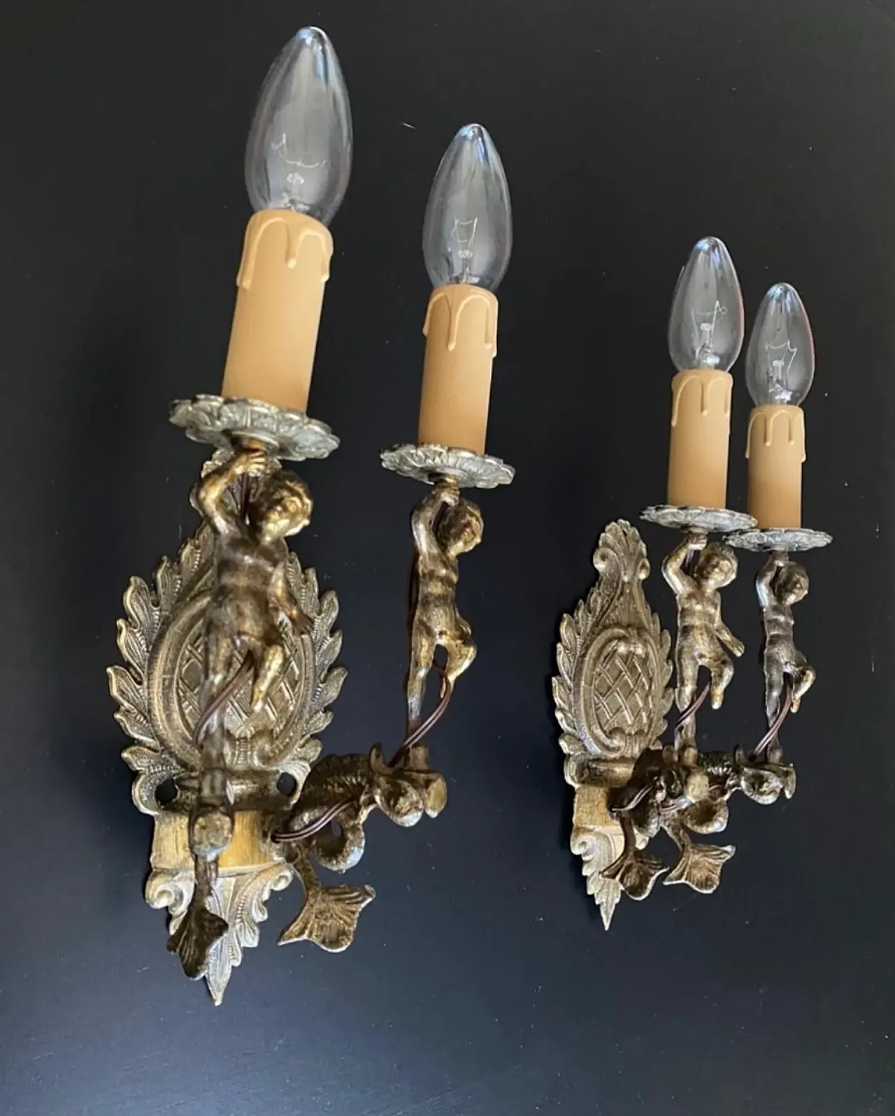 Pair of bronze and brass sconces with Putti, '900 4