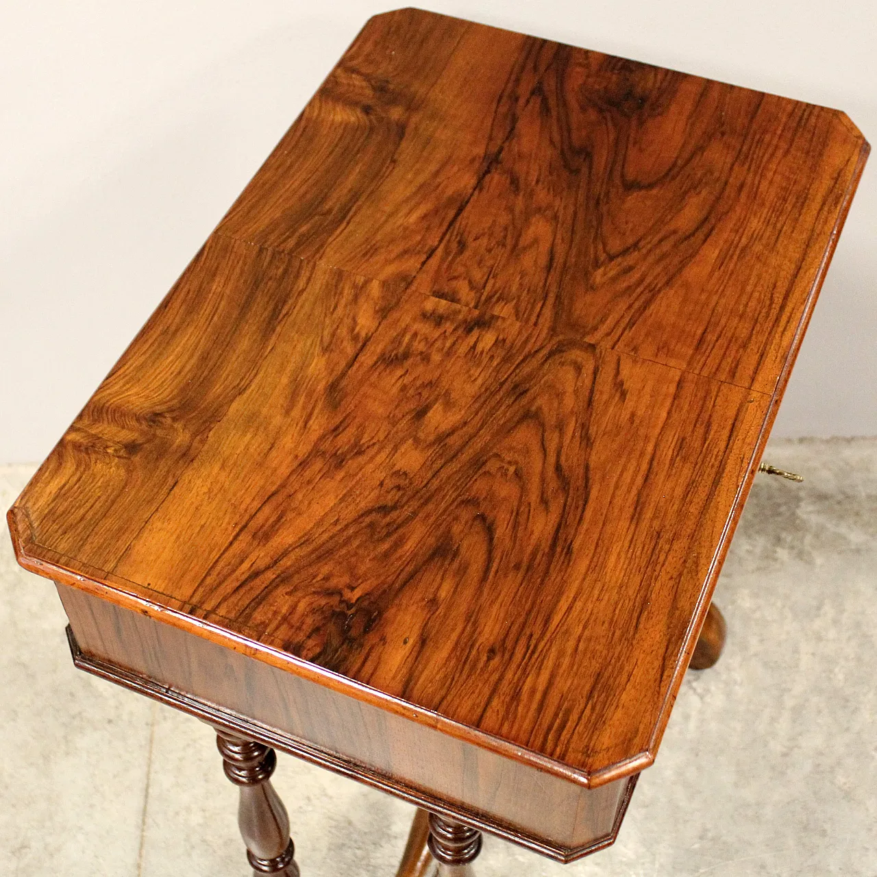 Walnut table Luigi Filippo '800 7