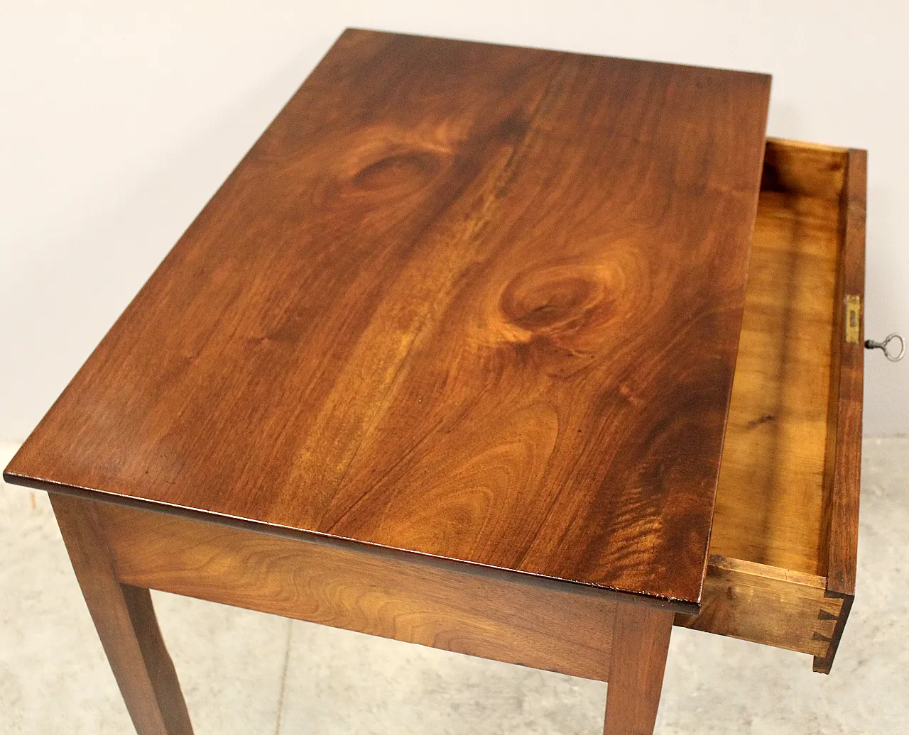 Director of Directory Walnut in the 19th century Italy 9