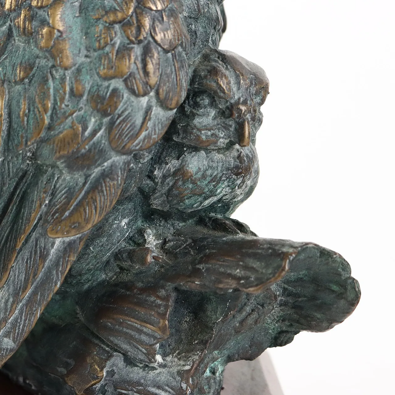 Piccolo bronzo di Gufo con piccolo gufo su base in legno, '900 5