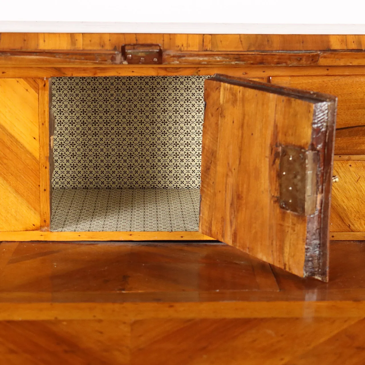 Mobile barocco a ribalta in noce a 3 cassetti, '700 4