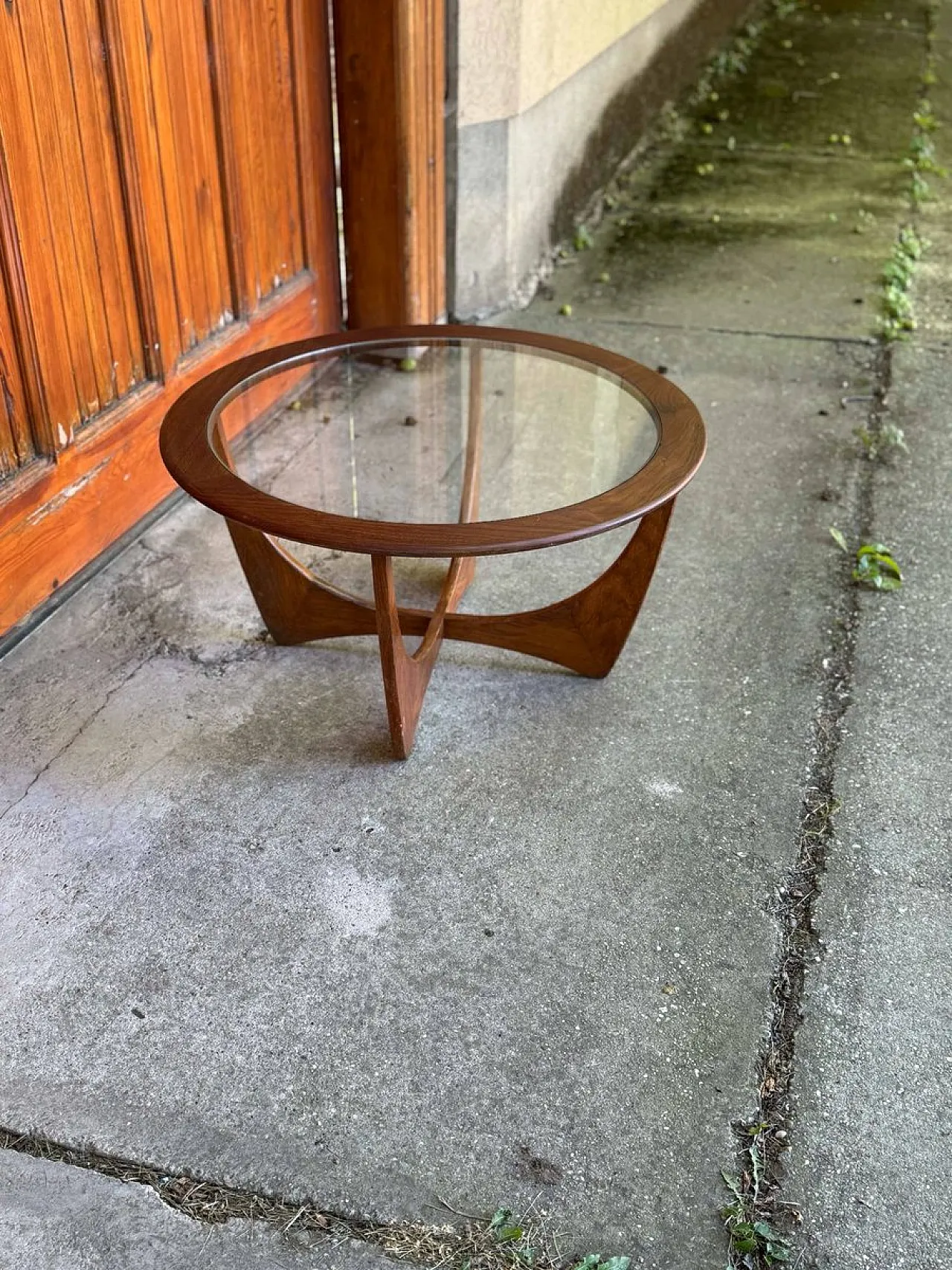 Tavolino in teak e vetro di Victor Wilkins per G-Plan, anni '60 3