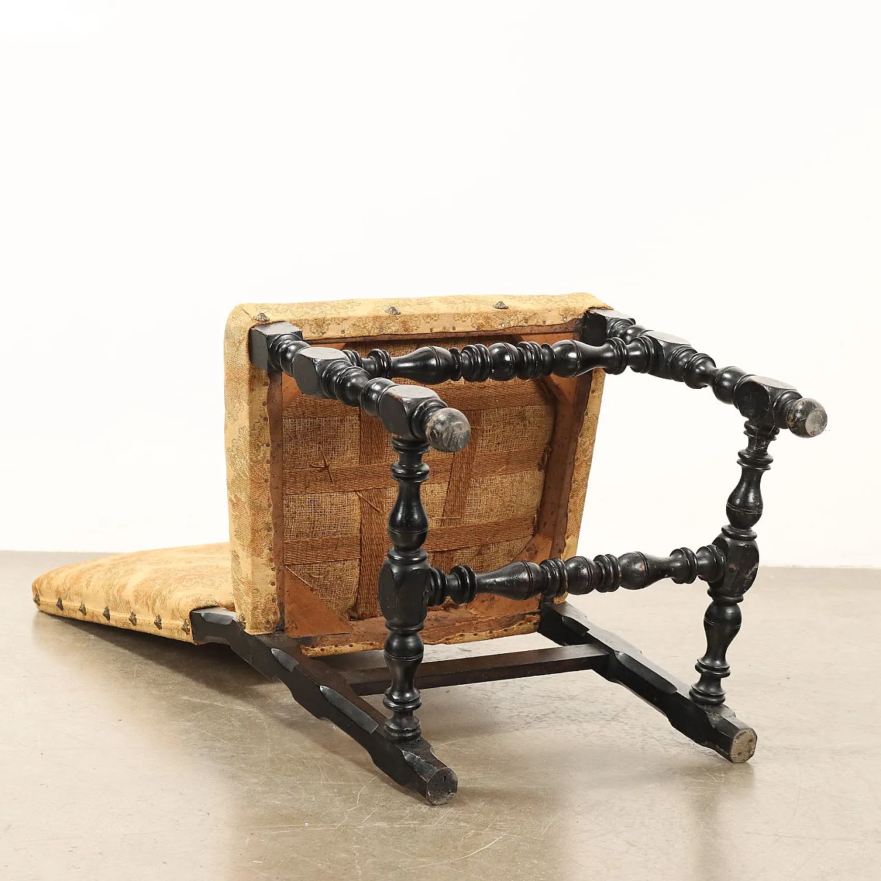 4 Baroque chairs in ebony painted walnut, 18th century 9