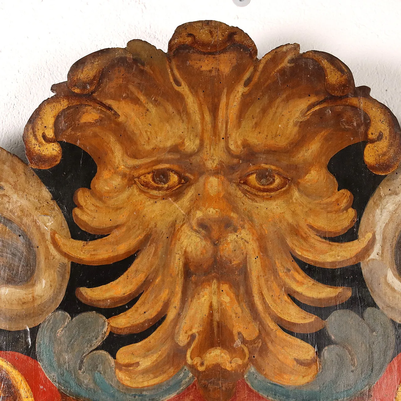 Pasqui family coat of arms in painted poplar, 18th century 3