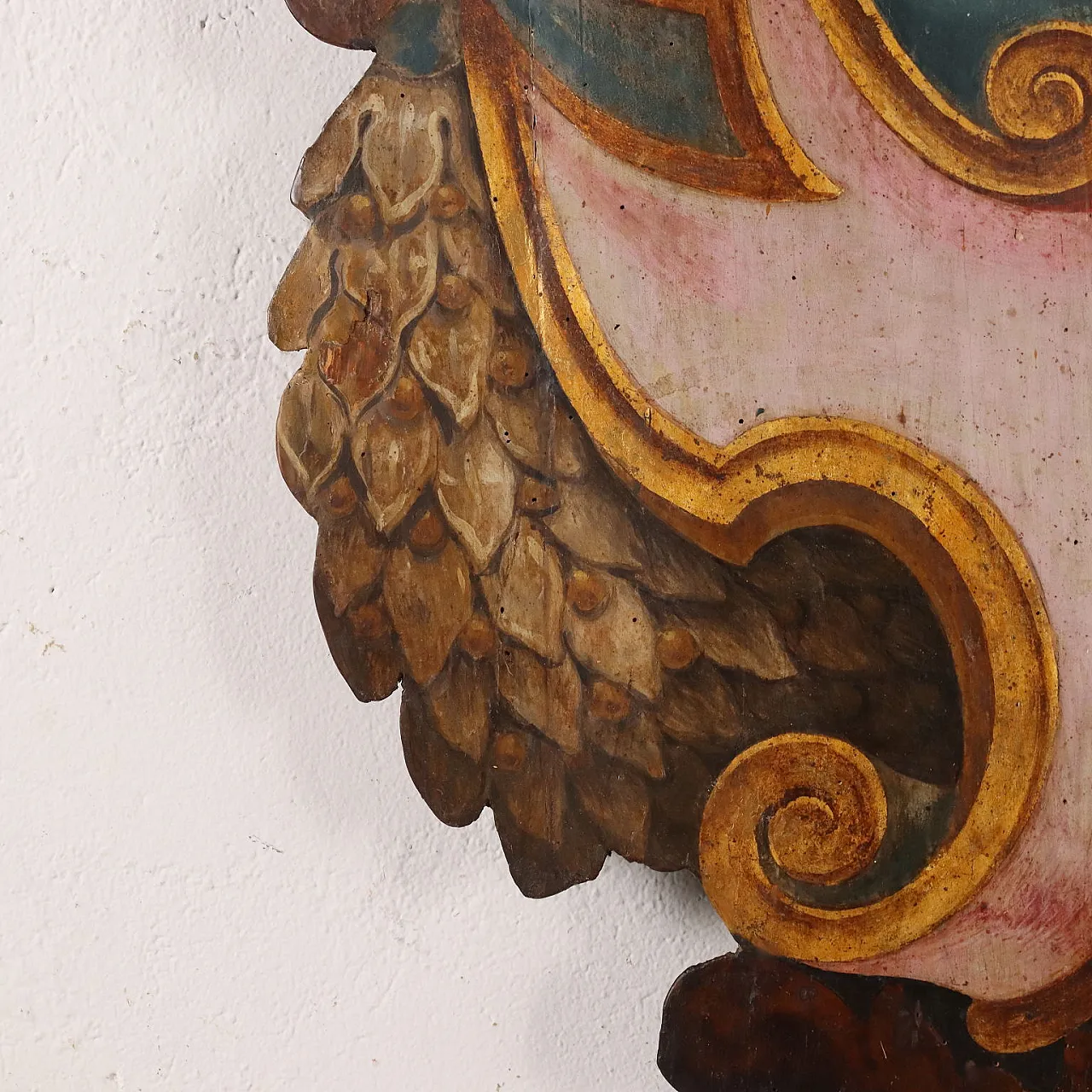 Pasqui family coat of arms in painted poplar, 18th century 7