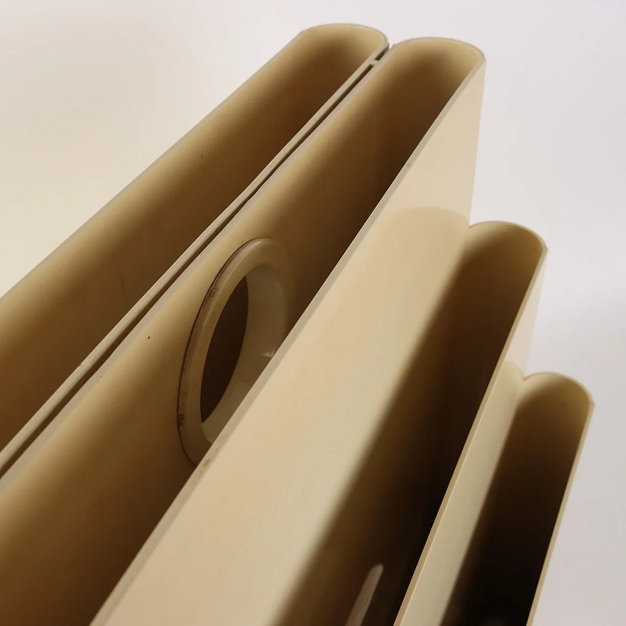 White magazine rack 4675 by Giotto Stoppino for Kartell, 1970s 5