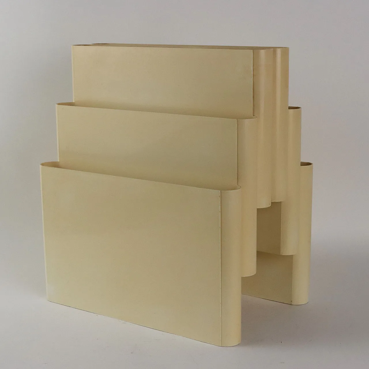 White magazine rack 4675 by Giotto Stoppino for Kartell, 1970s 6