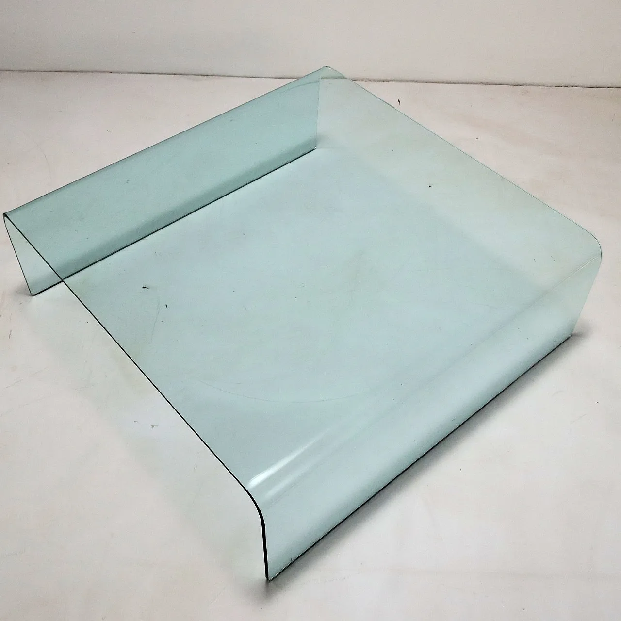 Tavolino da caffè in vetro curvato, anni '70 3