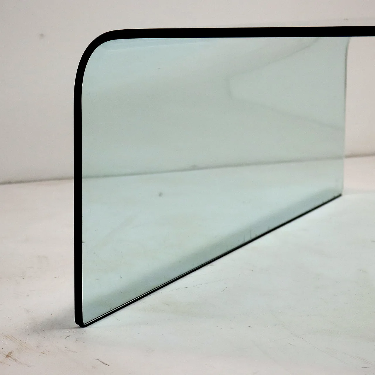 Tavolino da caffè in vetro curvato, anni '70 4