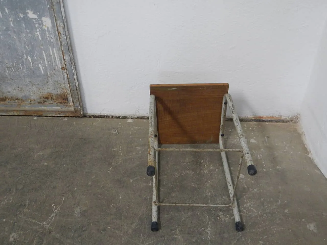 Support stool, 1970 5