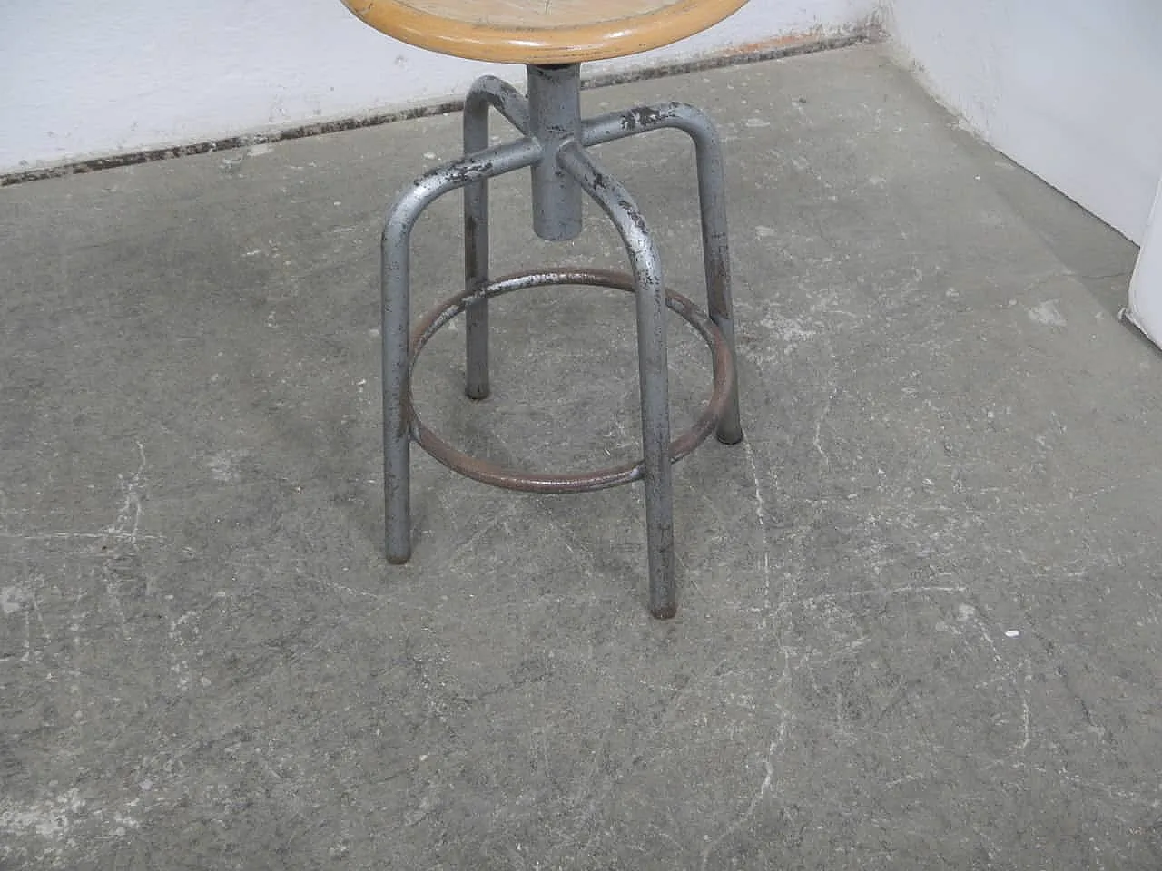 4 feet stool 1960 3