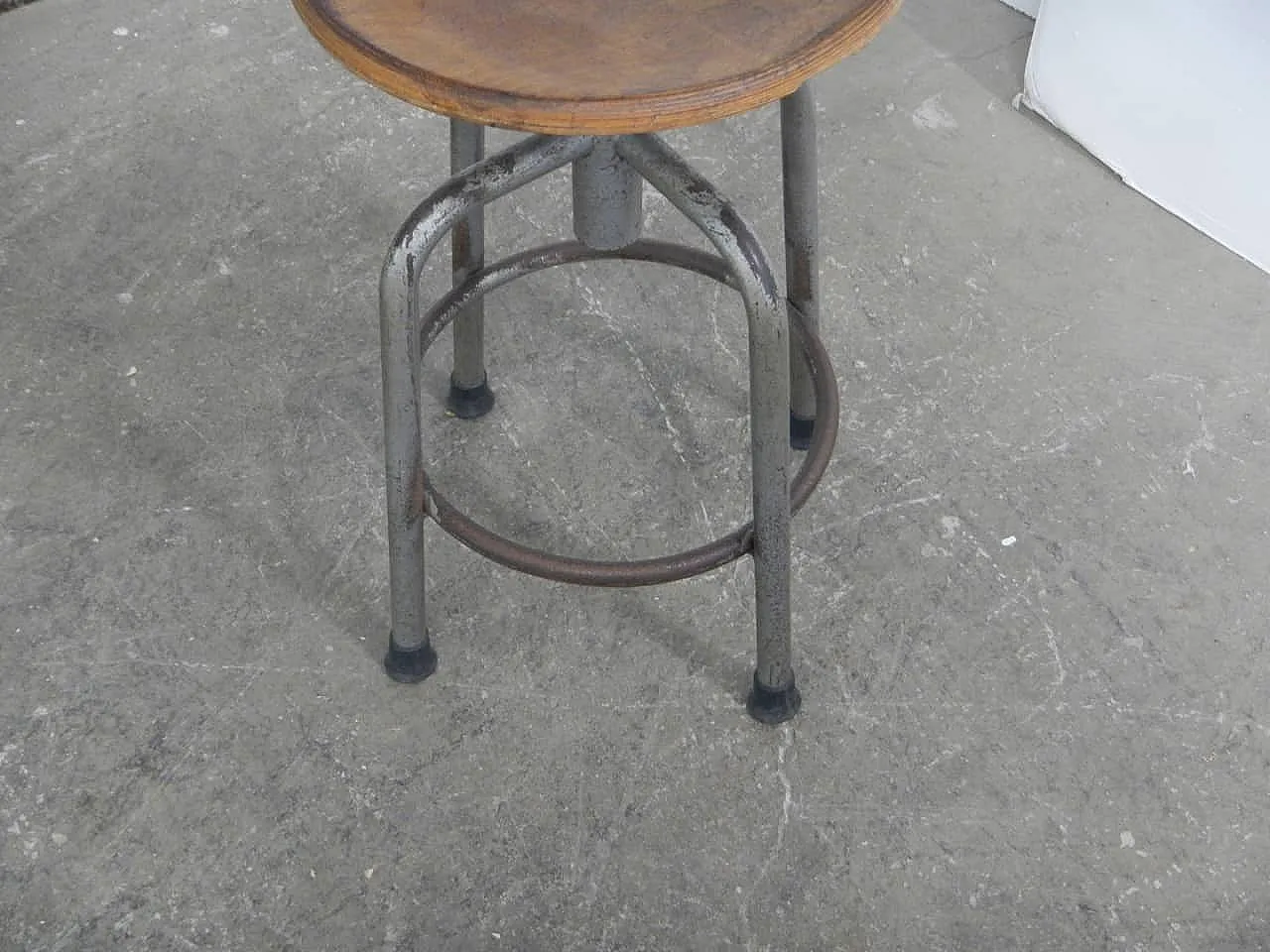 4 feet stool 1960 4