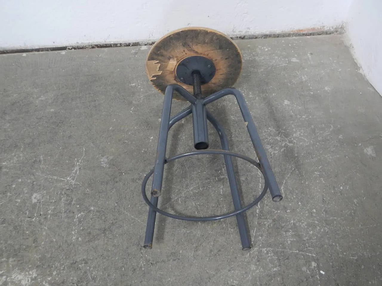 4 feet swivel stool 1960 5