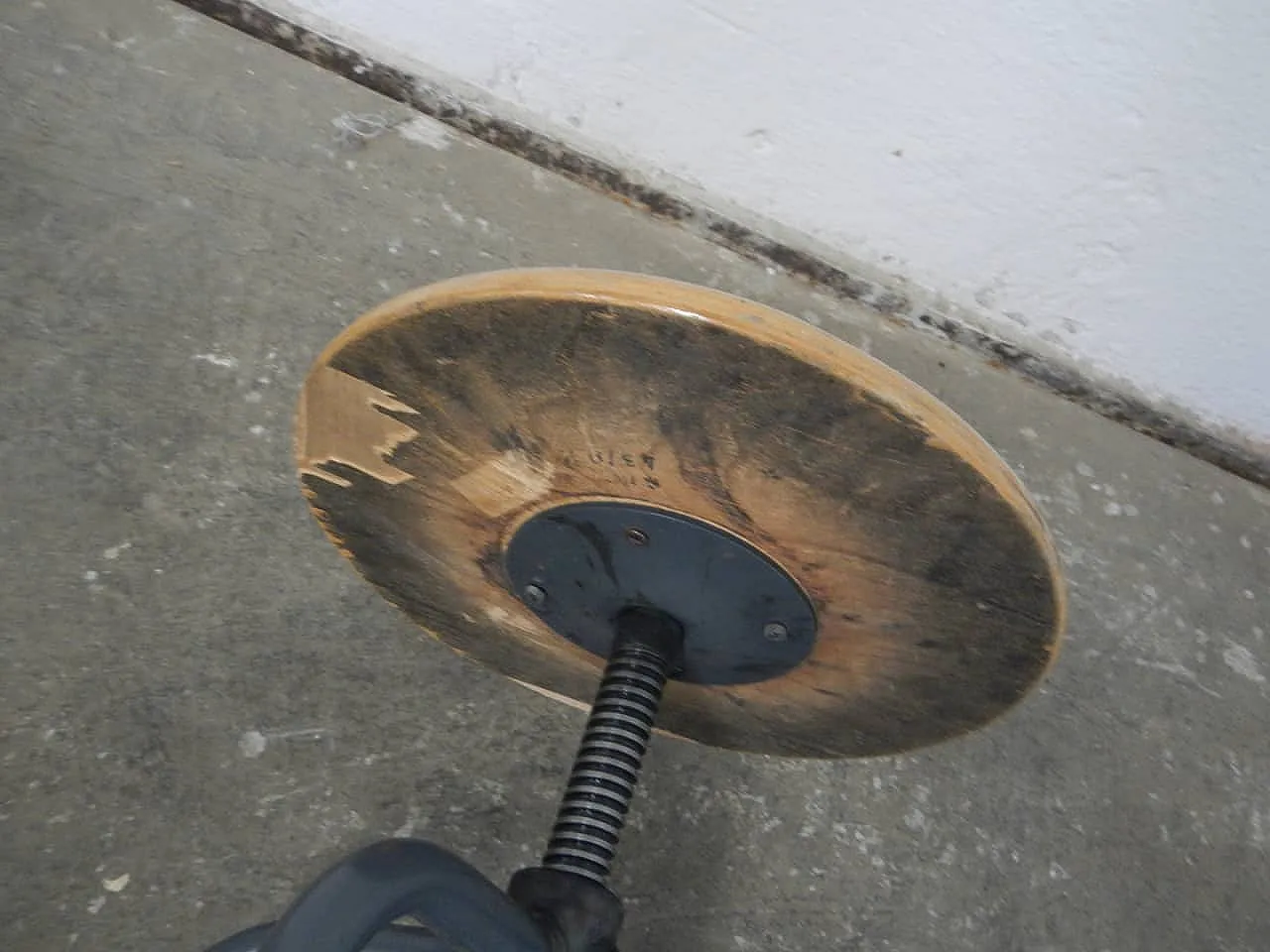 4 feet swivel stool 1960 7