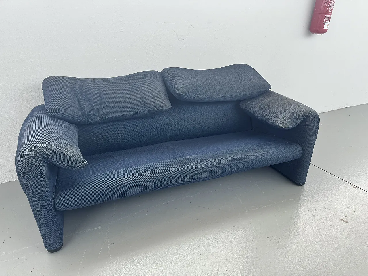 Maralunga Sofa by Vico Magistretti for Cassina, 80s 8