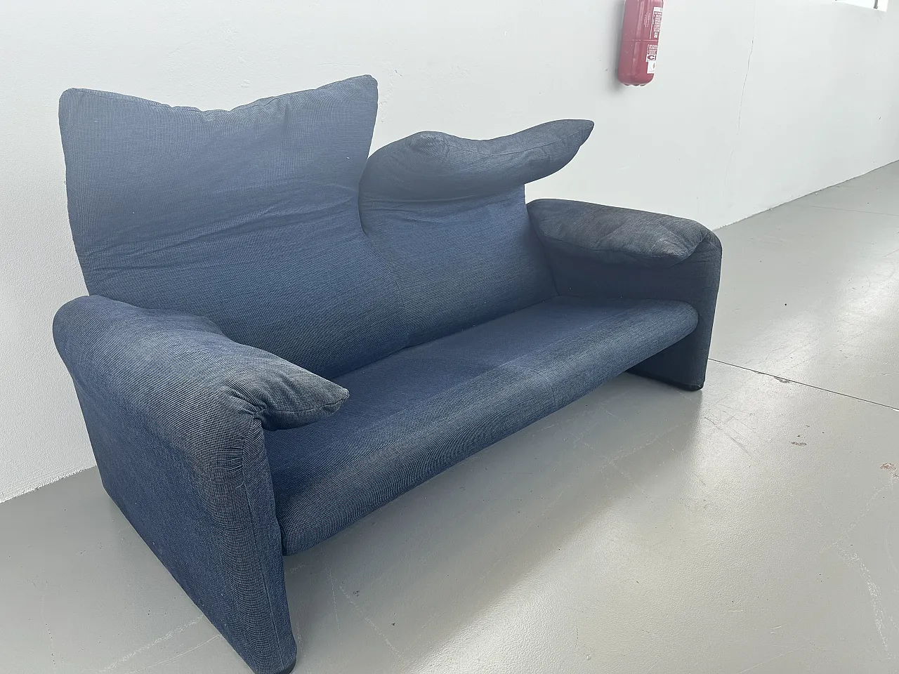 Maralunga Sofa by Vico Magistretti for Cassina, 80s 9