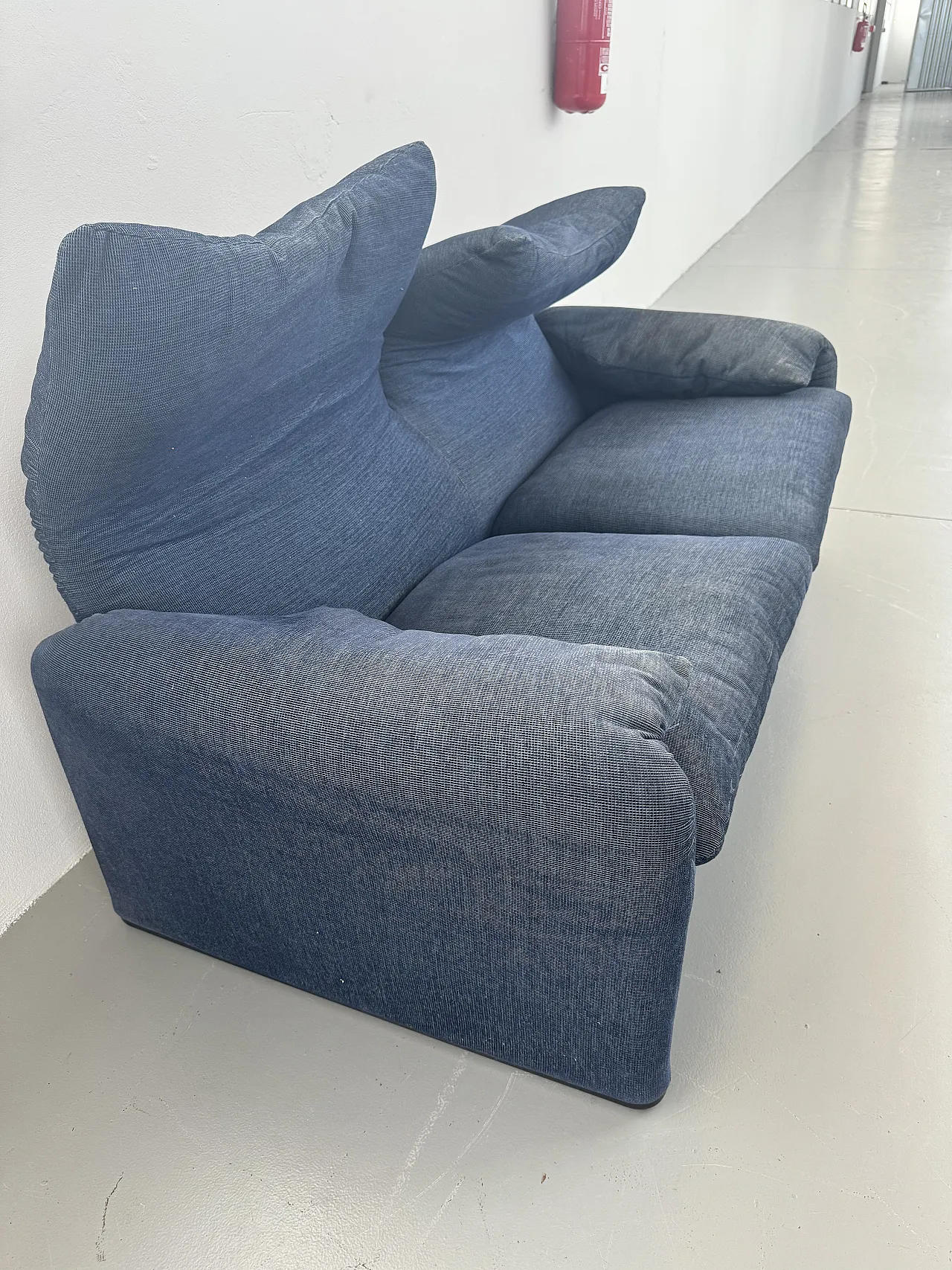 Maralunga Sofa by Vico Magistretti for Cassina, 80s 11