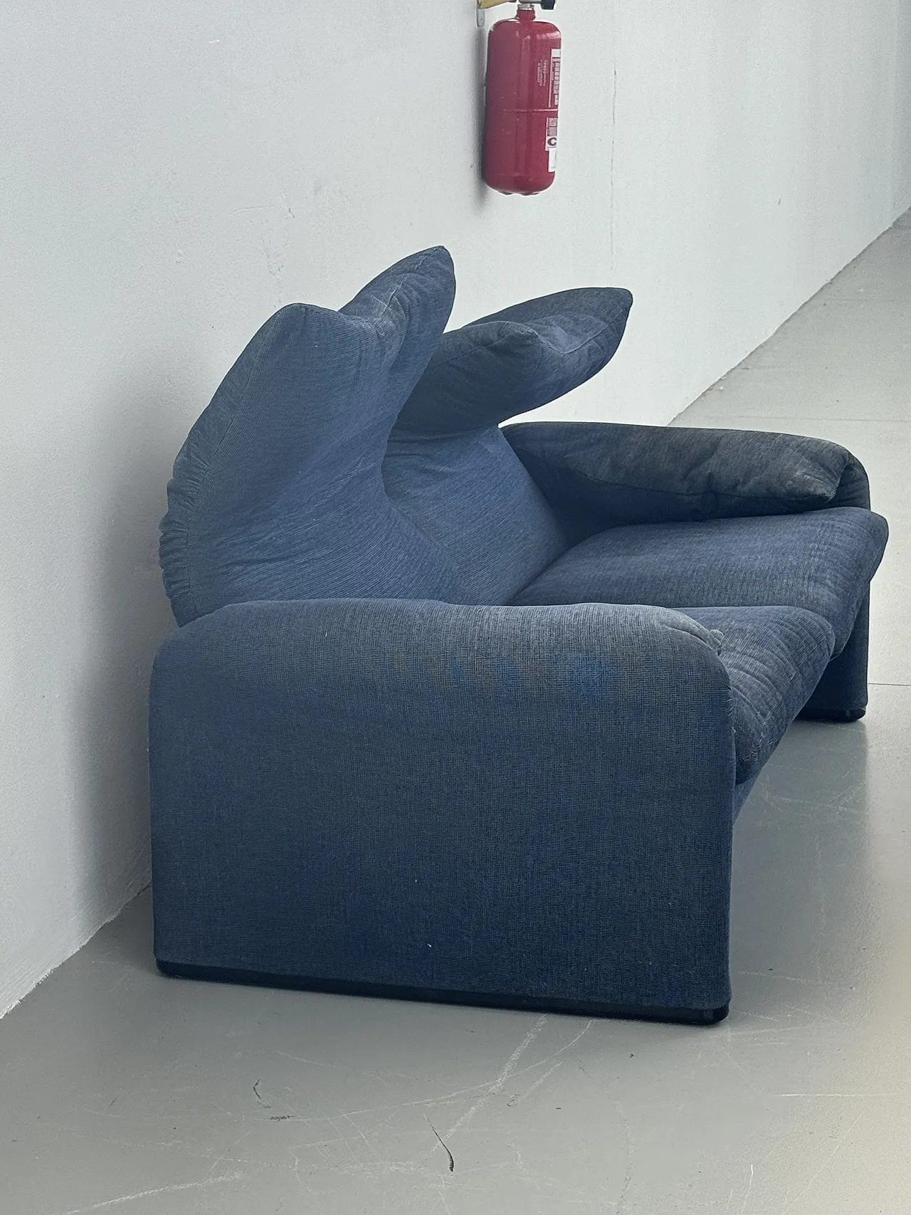 Maralunga Sofa by Vico Magistretti for Cassina, 80s 14