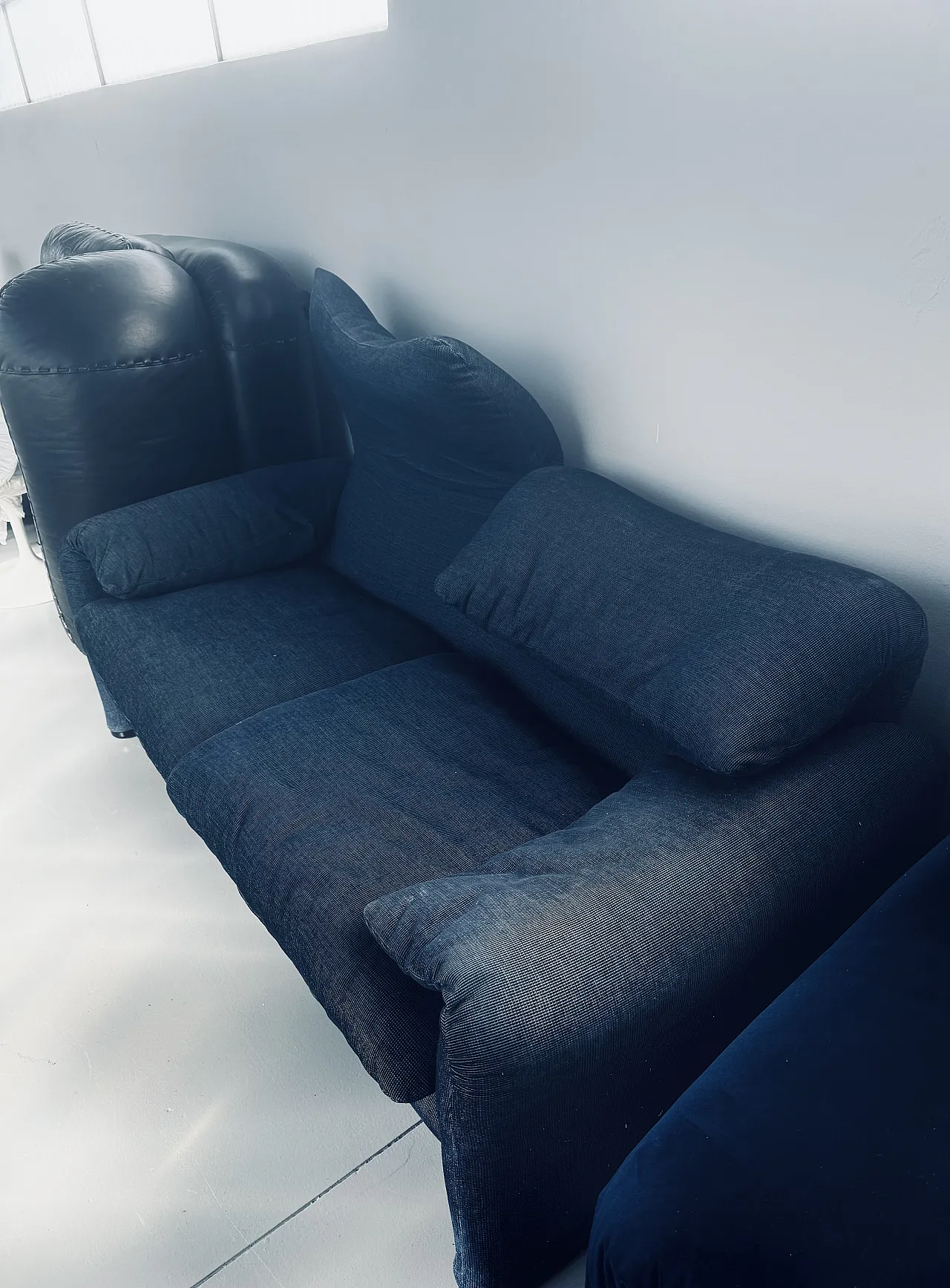 Maralunga Sofa by Vico Magistretti for Cassina, 80s 17