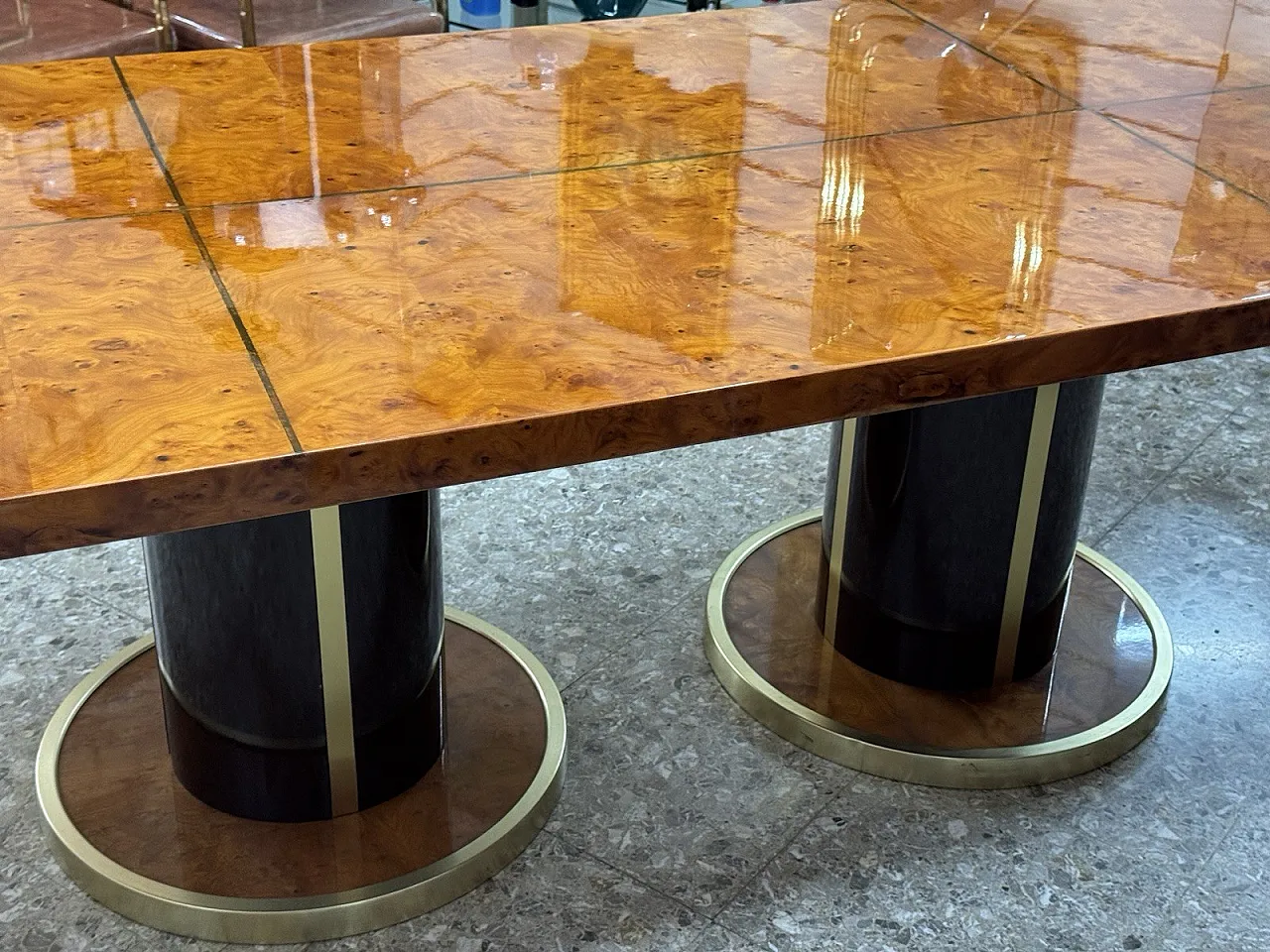 Dining table in gold-plated metal and burl wood, 1970s 6