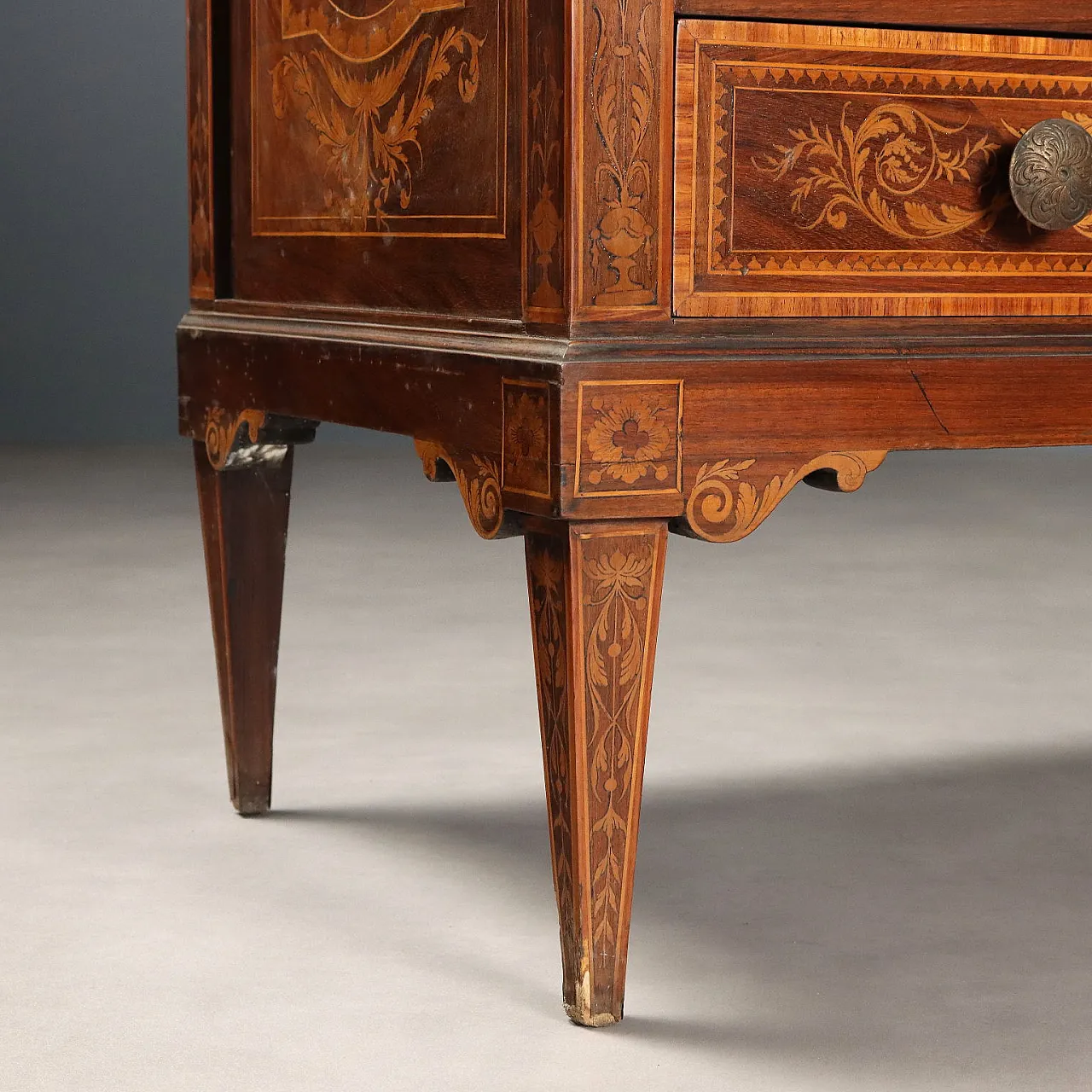 Neoclassical chest of drawers with 3 drawers, 20th century 7