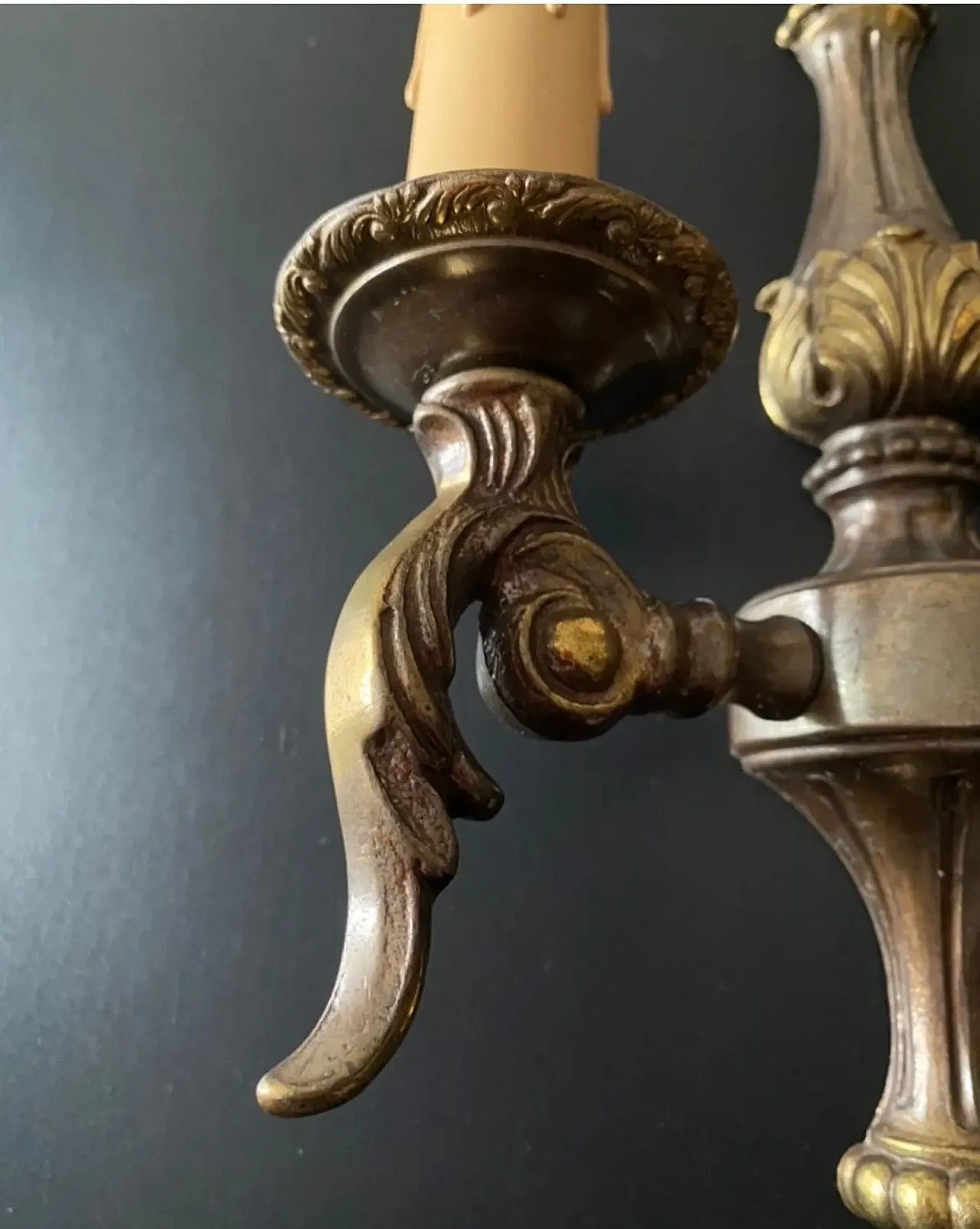 Pair of wall sconces in bronze and brass, 1950s 7