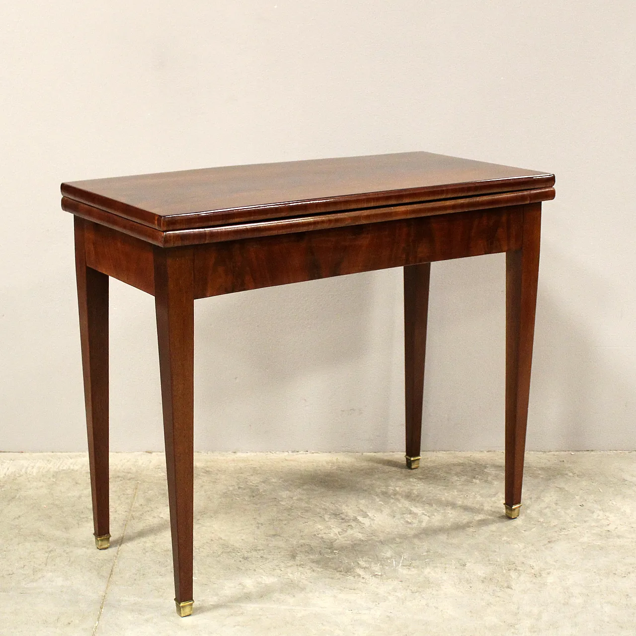 Game table in mahogany '800 1