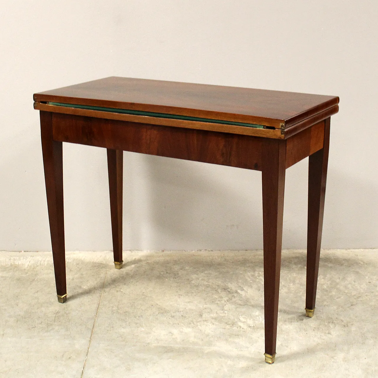 Game table in mahogany '800 9