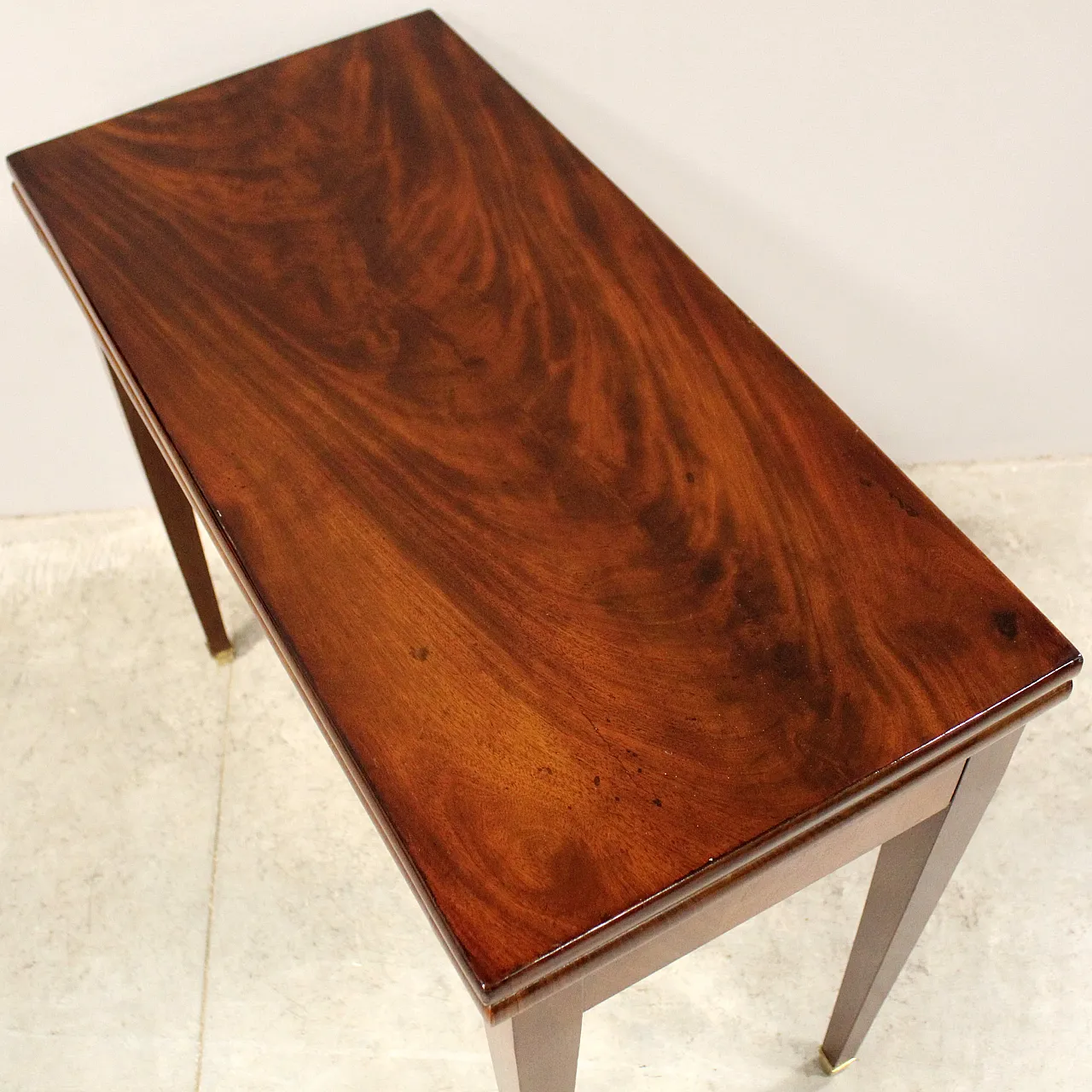 Game table in mahogany '800 13