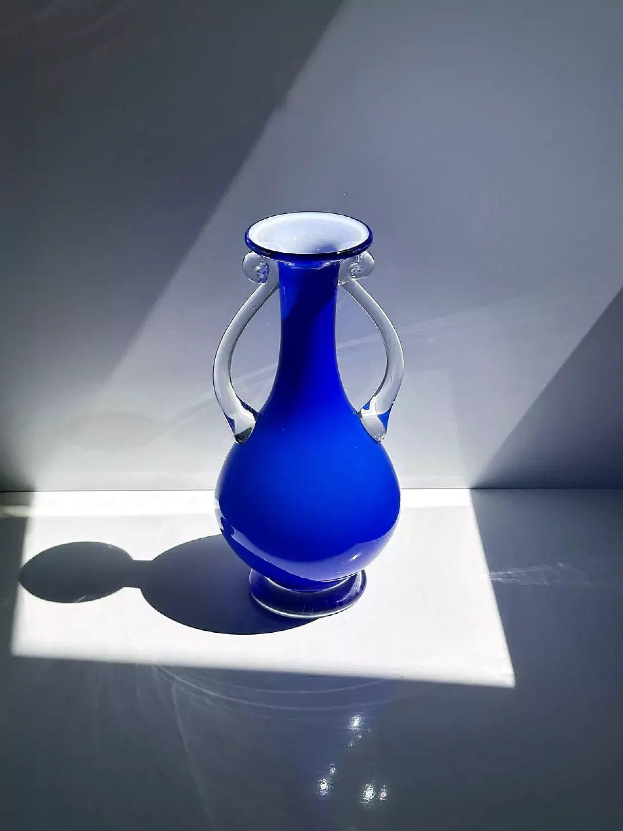 Postmodern handle vase kobalt blue postmodern 5