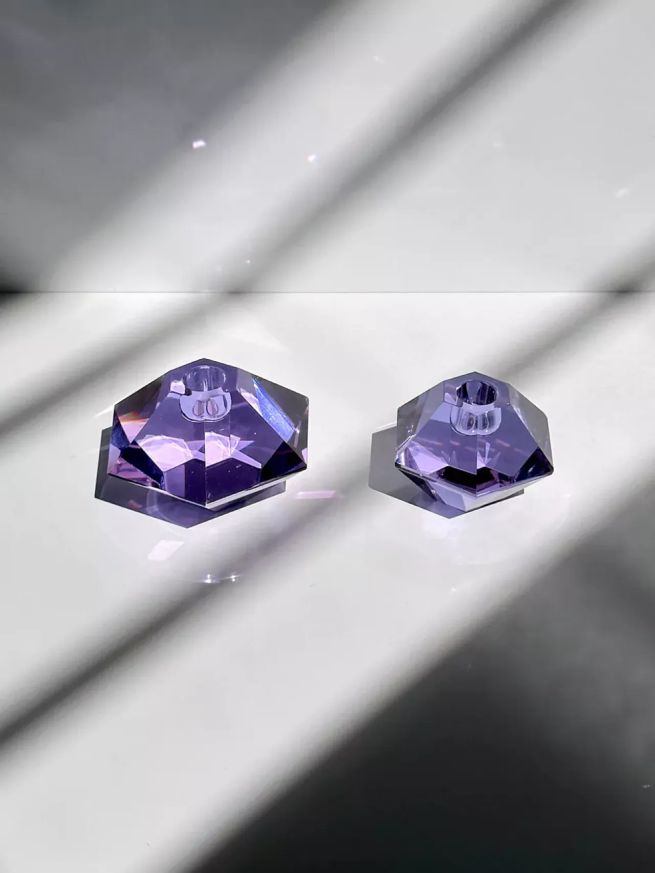 Pair of Alexandrite glass candle holder diamond prism, 80s 1