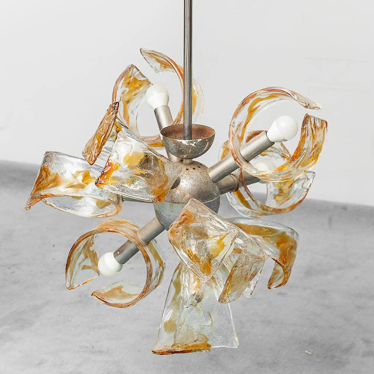 Lampadario Mazzega a 9 luci in metallo cromato e vetro anni 70 1