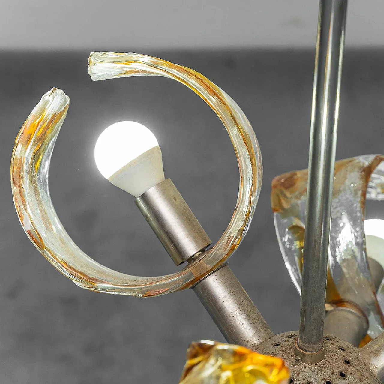 Lampadario Mazzega a 9 luci in metallo cromato e vetro anni 70 5