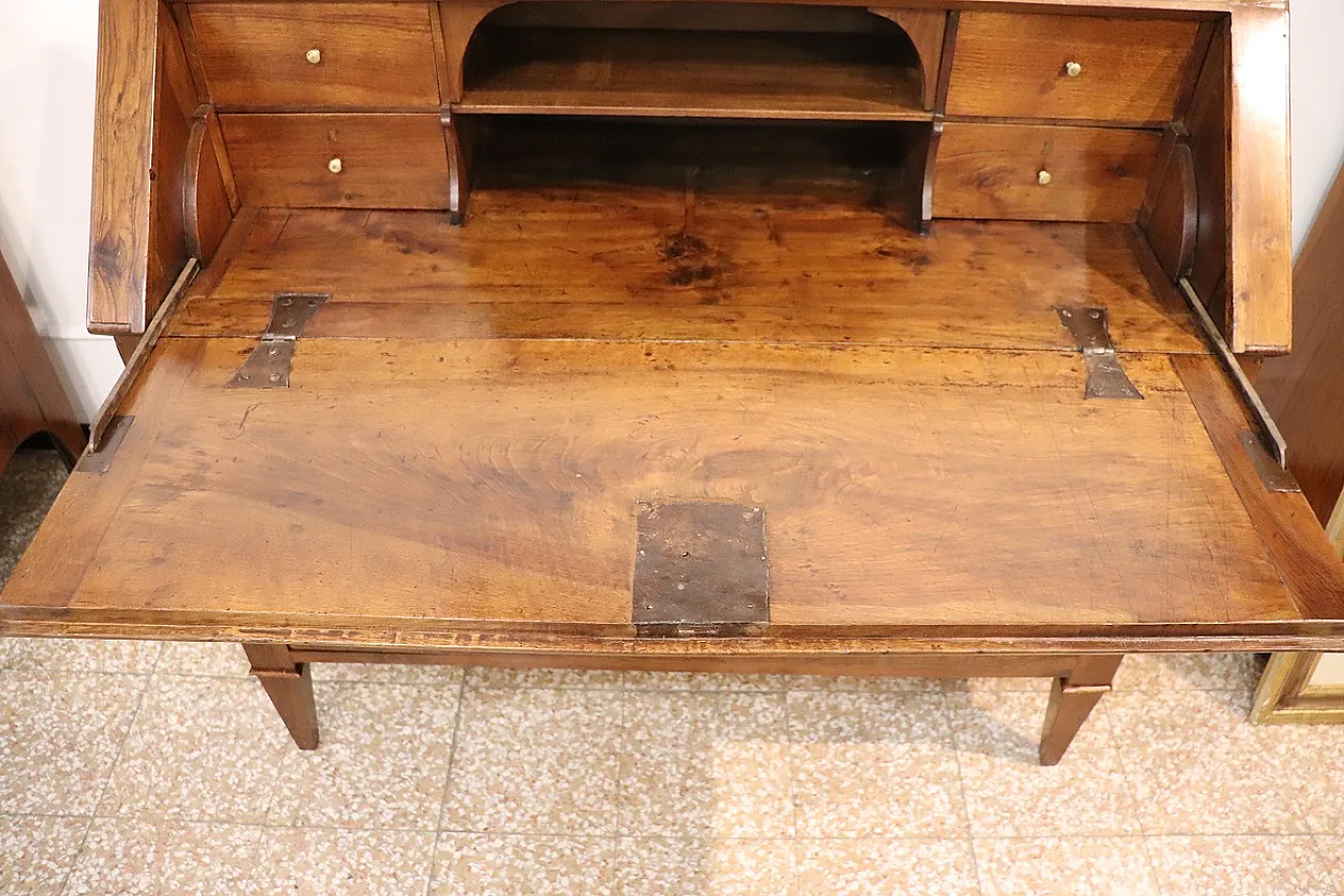 Ancient limelight in walnut wood, '700 5