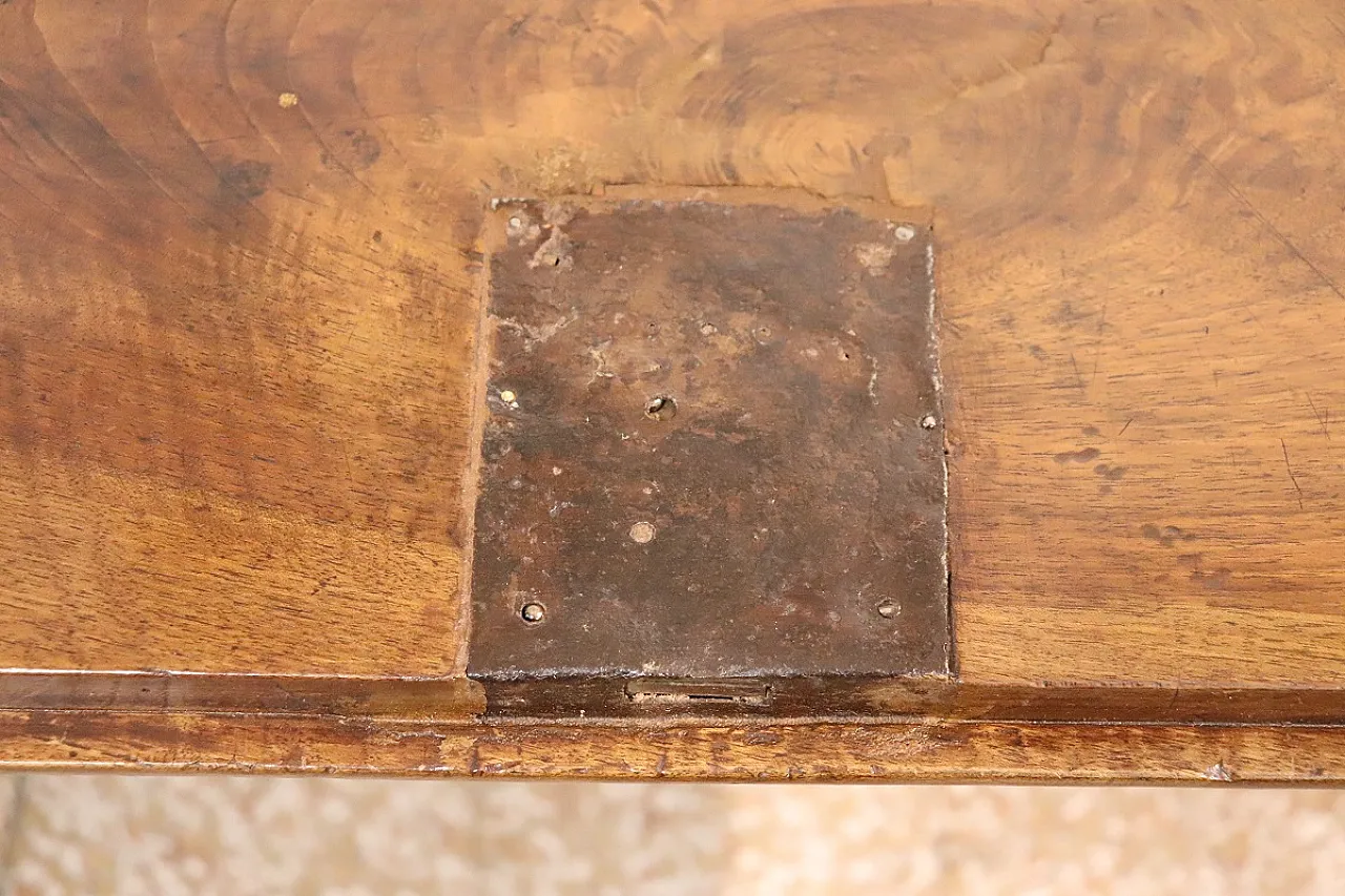 Ancient limelight in walnut wood, '700 6