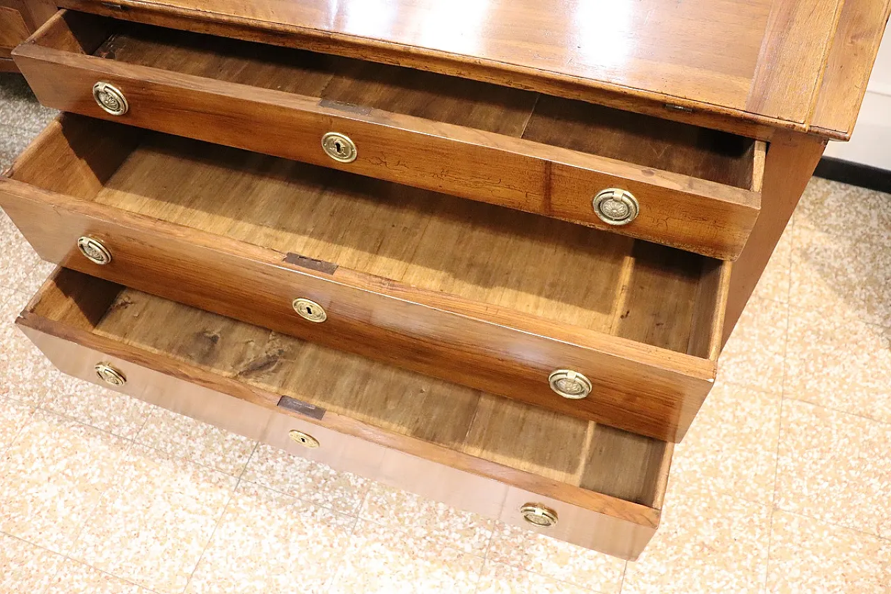 Ancient limelight in walnut wood, '700 15