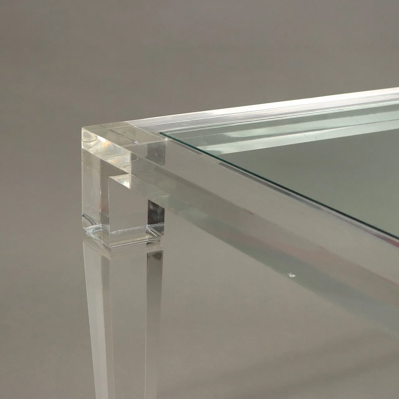Transparent coffee table in plexiglas and glass, 1990s 4